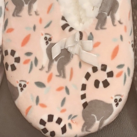 ✴FB by FUZZY BABBA SLIPPER SOCKS✴ - Picture 3 of 4